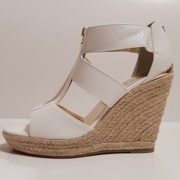 GUESS "Lora" zip-front espadrille - Picture 5 of 7